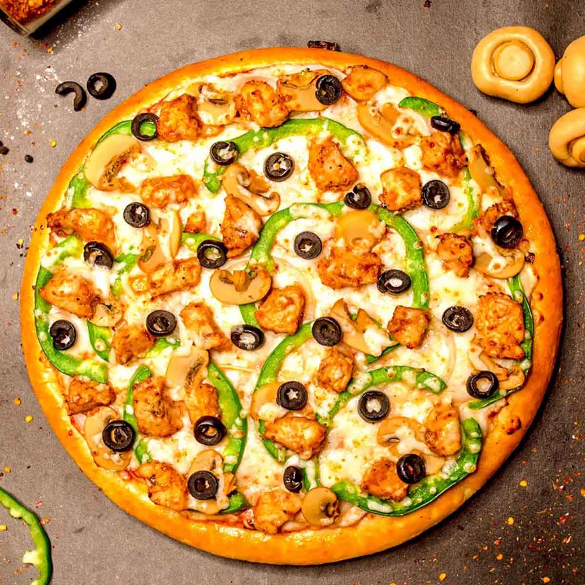 BBQ Chicken Classic Pizza